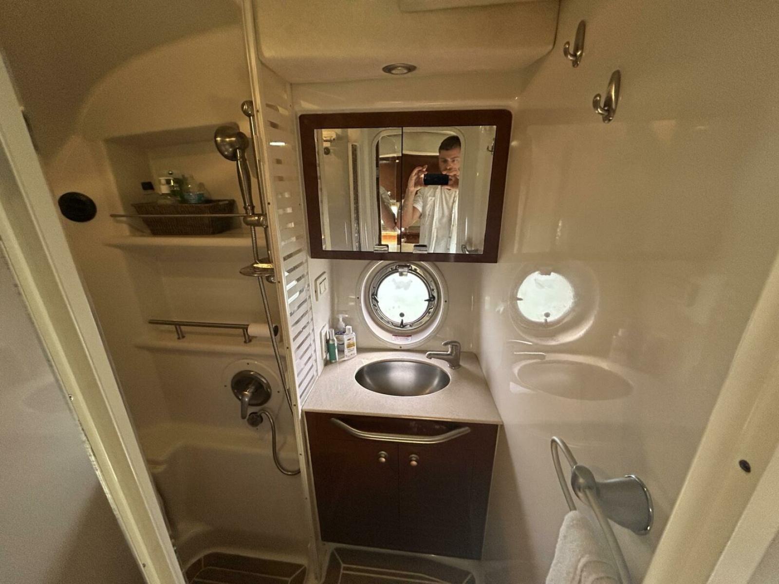 2010 Sea Ray 370 Sundancer 37