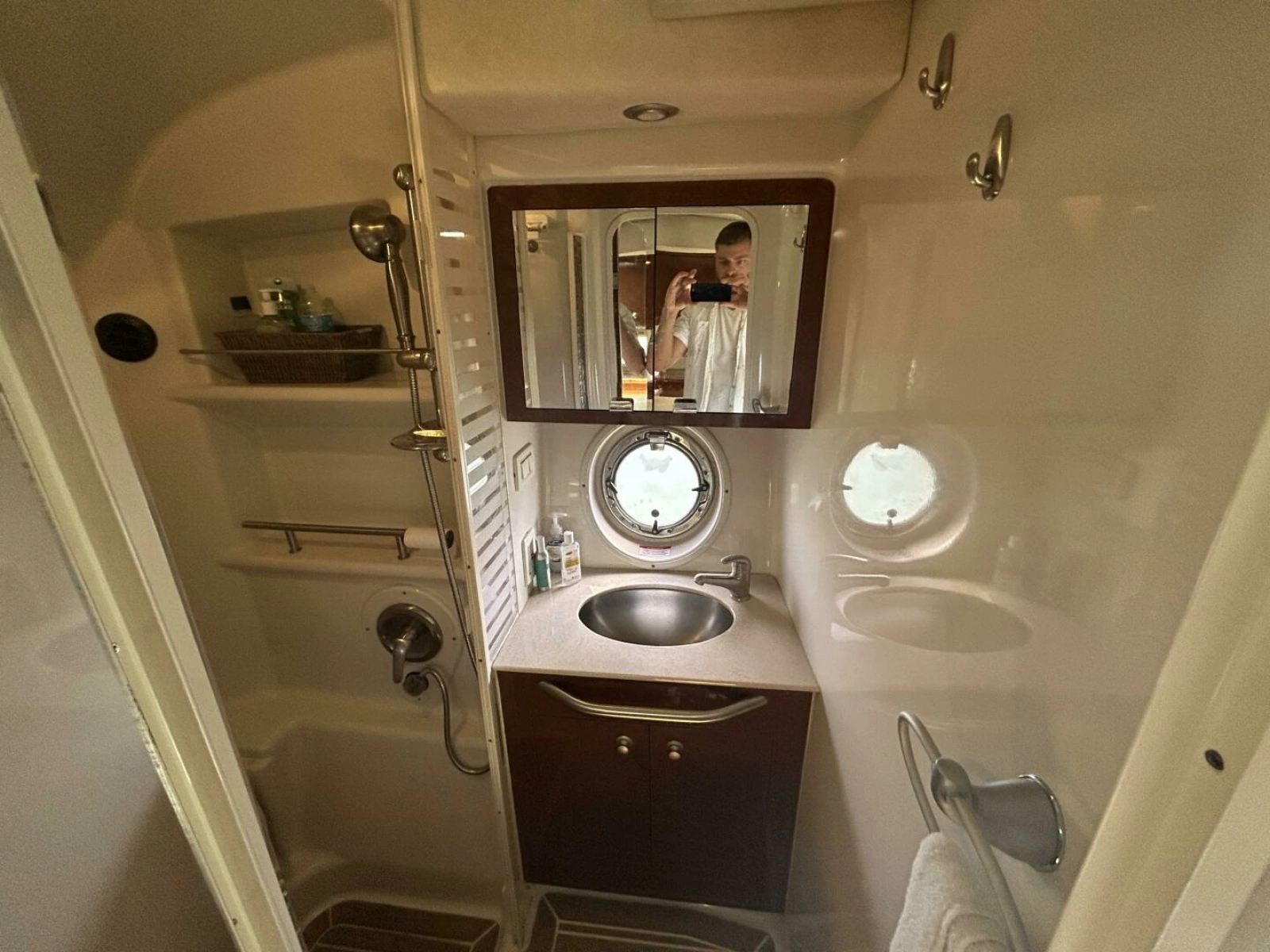 2010 Sea Ray 370 Sundancer 37