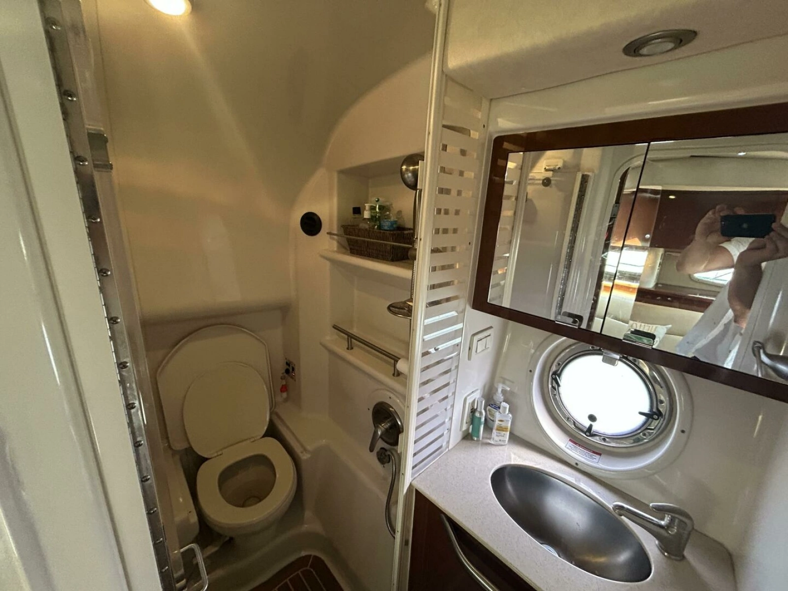 2010 Sea Ray 370 Sundancer 37