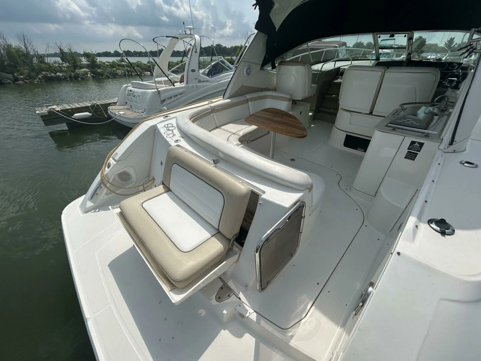 2010 Sea Ray 370 Sundancer 37