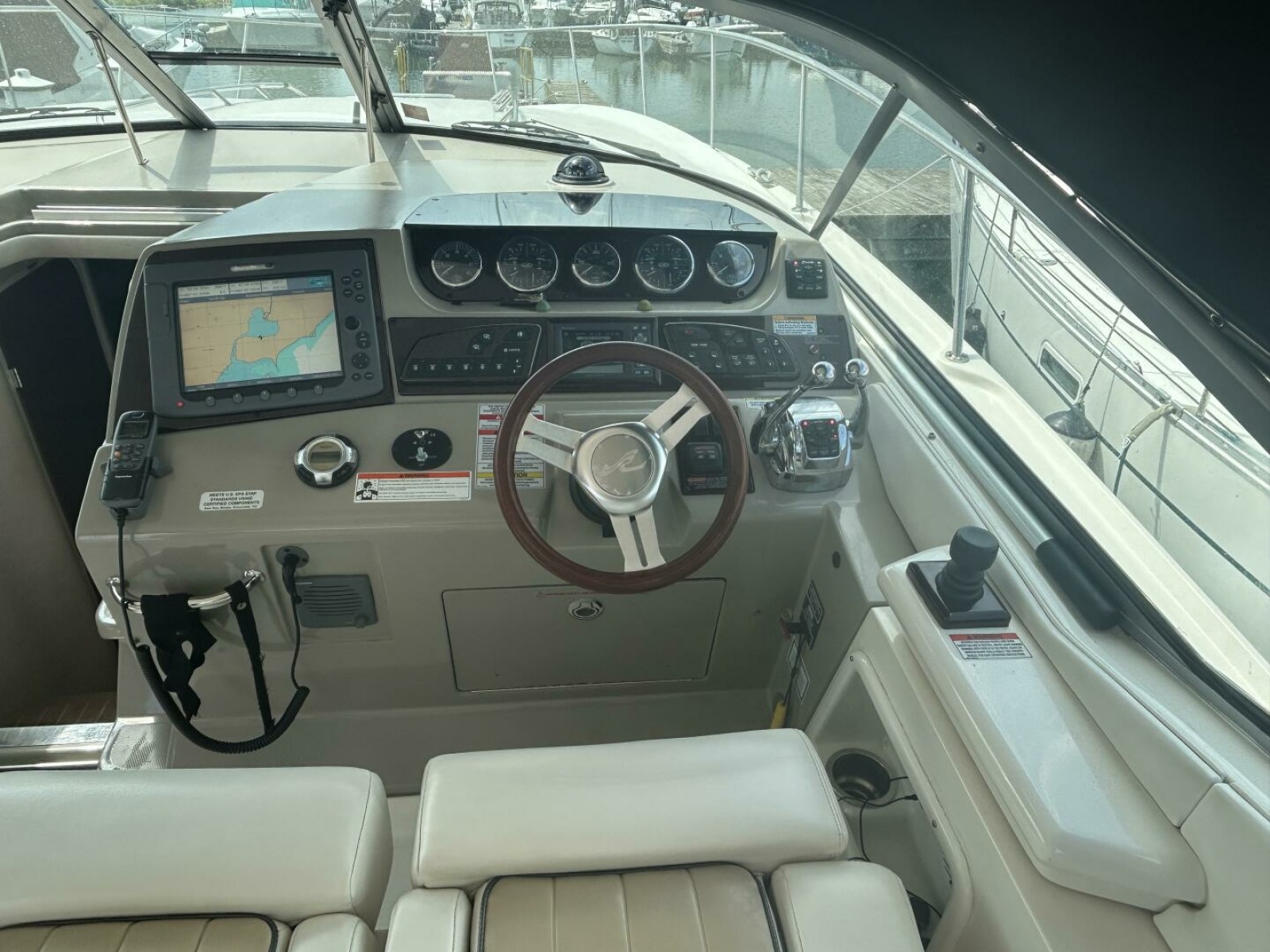 2010 Sea Ray 370 Sundancer 37