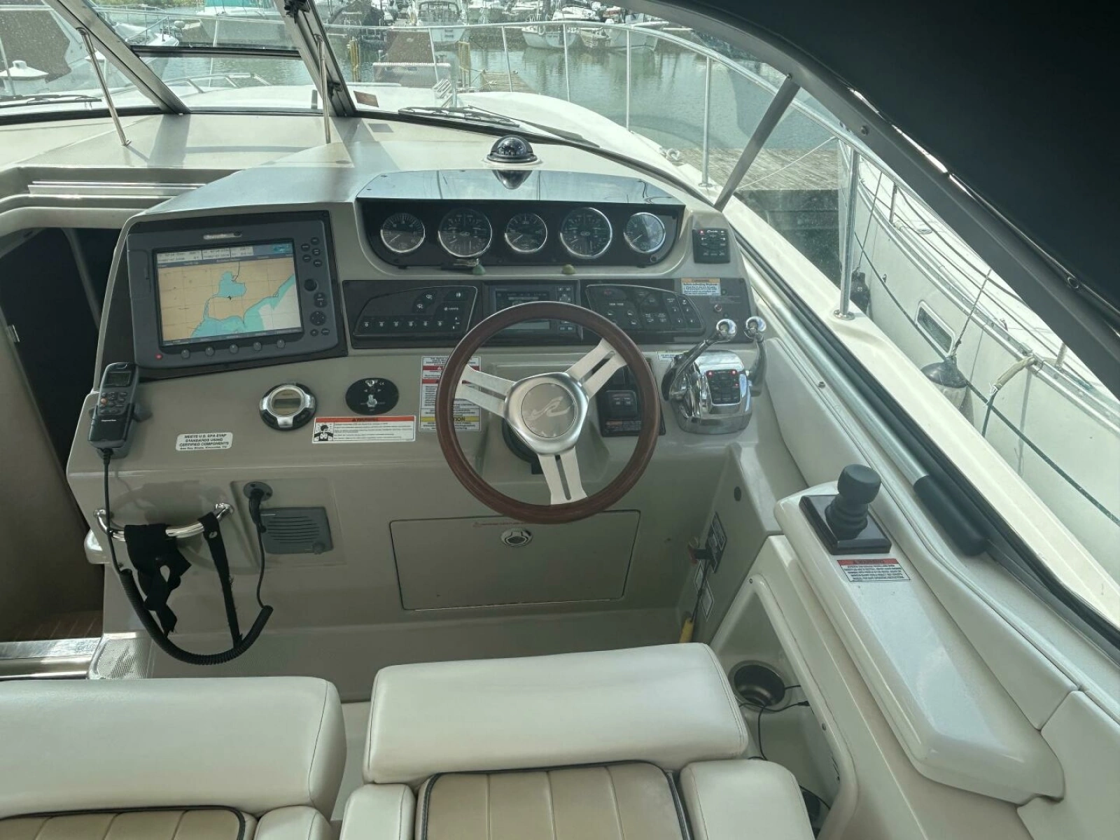 2010 Sea Ray 370 Sundancer 37