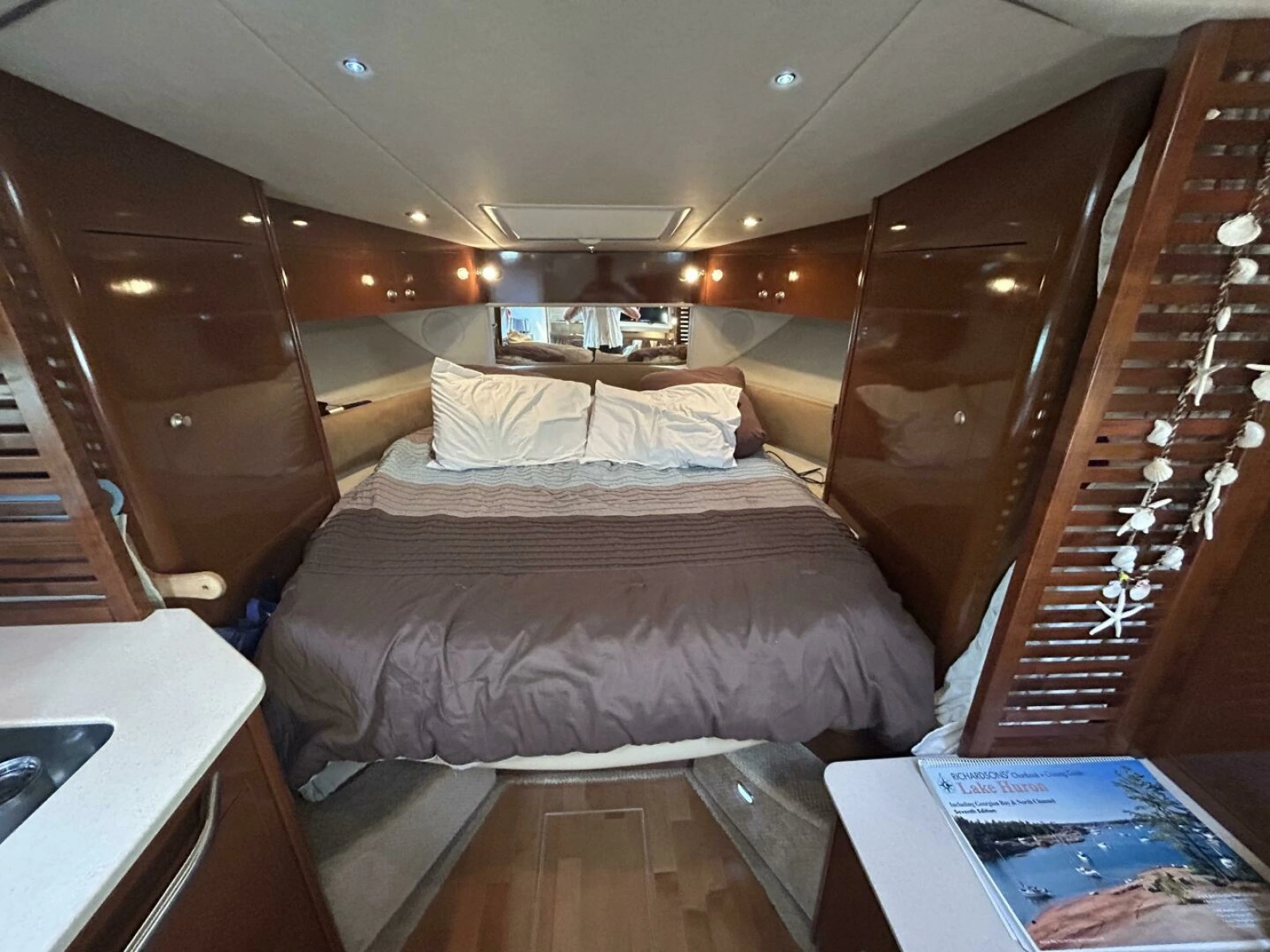 2010 Sea Ray 370 Sundancer 37