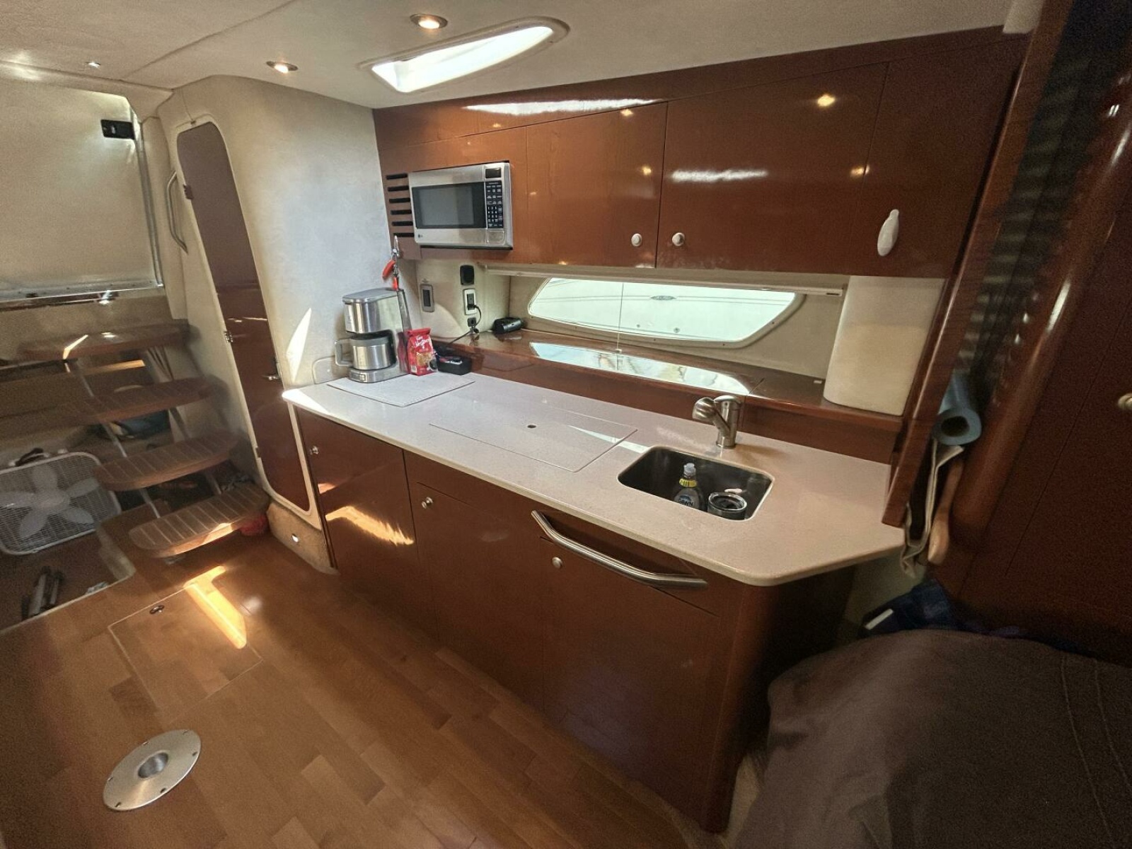2010 Sea Ray 370 Sundancer 37