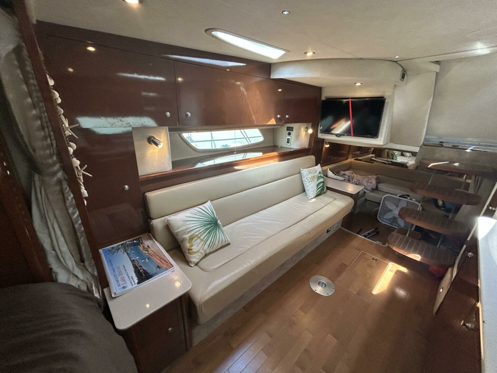 2010 Sea Ray 370 Sundancer 37