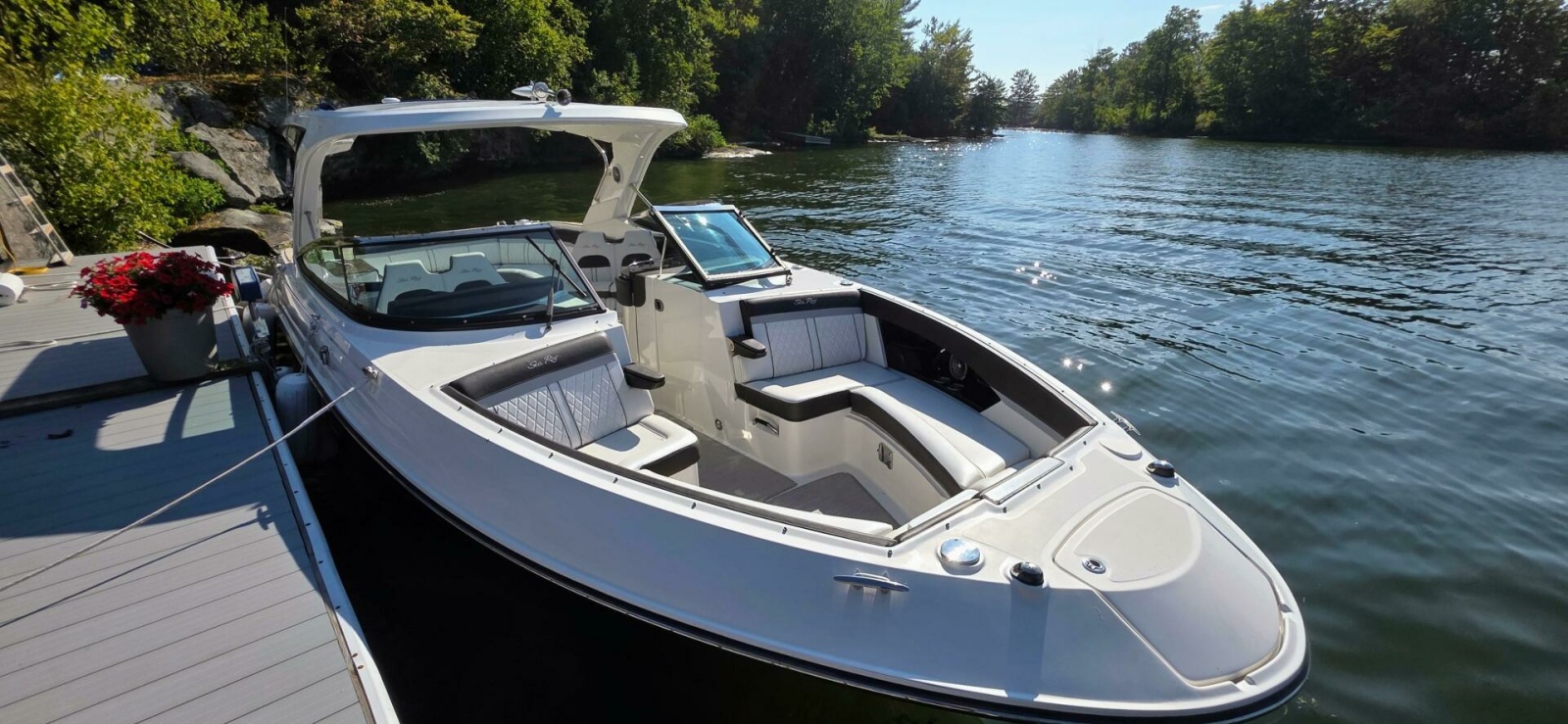 2019 Sea Ray 350 SLX 35