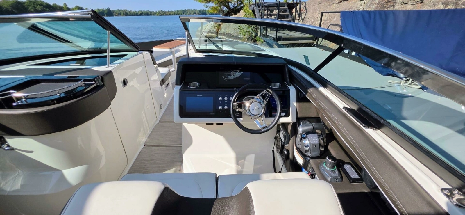 2019 Sea Ray 350 SLX 35