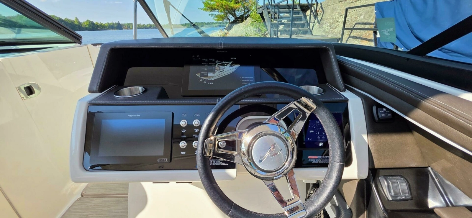 2019 Sea Ray 350 SLX 35