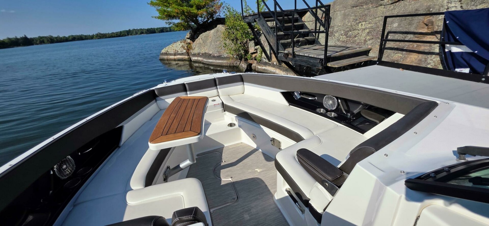 2019 Sea Ray 350 SLX 35