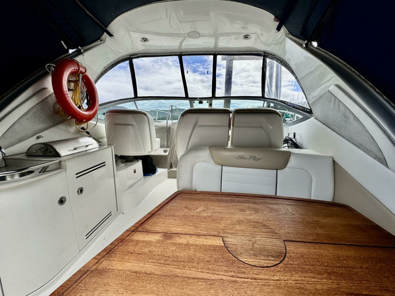 2008 Sea Ray 330 Sundancer 33