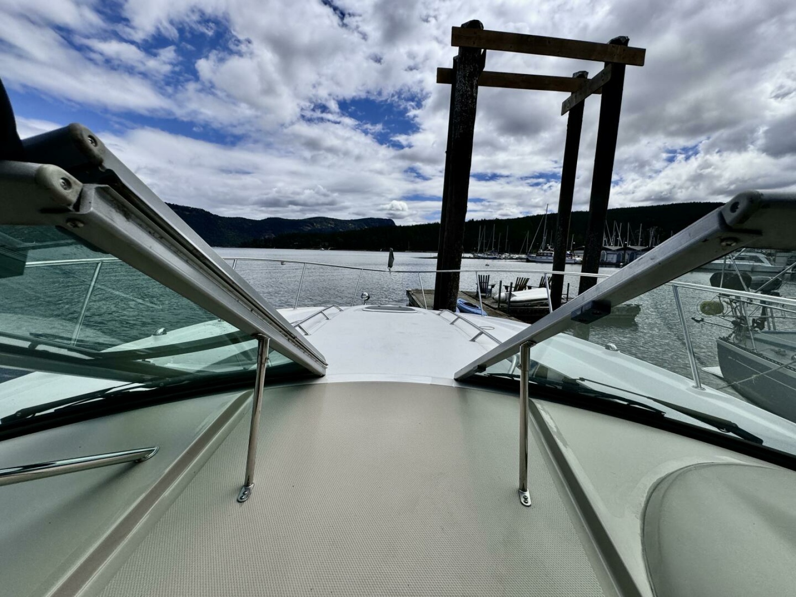 2008 Sea Ray 330 Sundancer 33