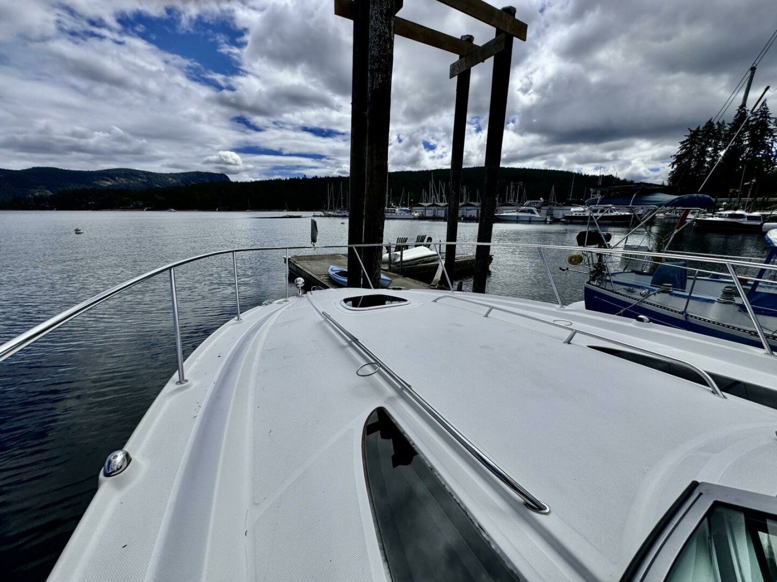 2008 Sea Ray 330 Sundancer 33