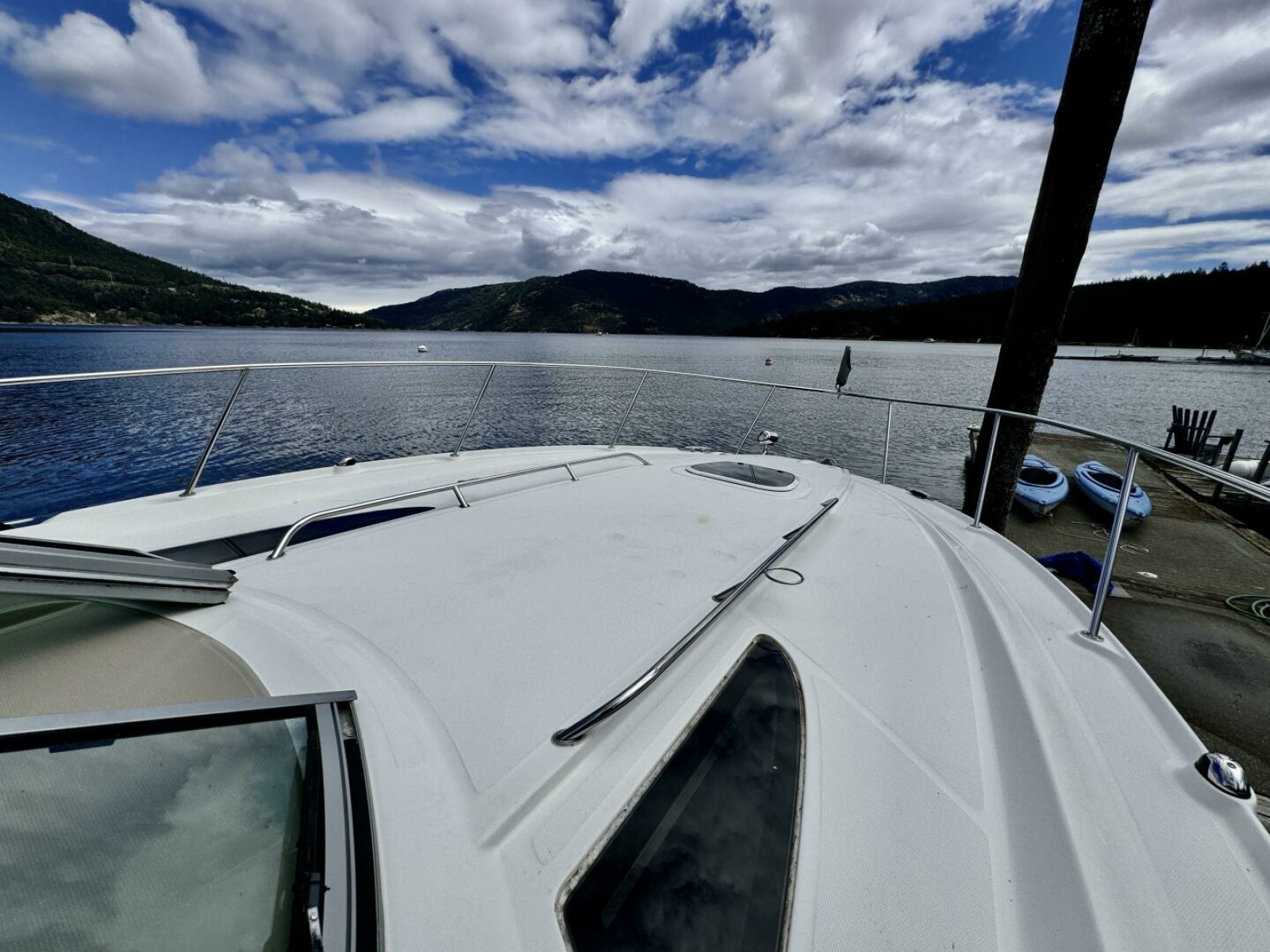 2008 Sea Ray 330 Sundancer 33