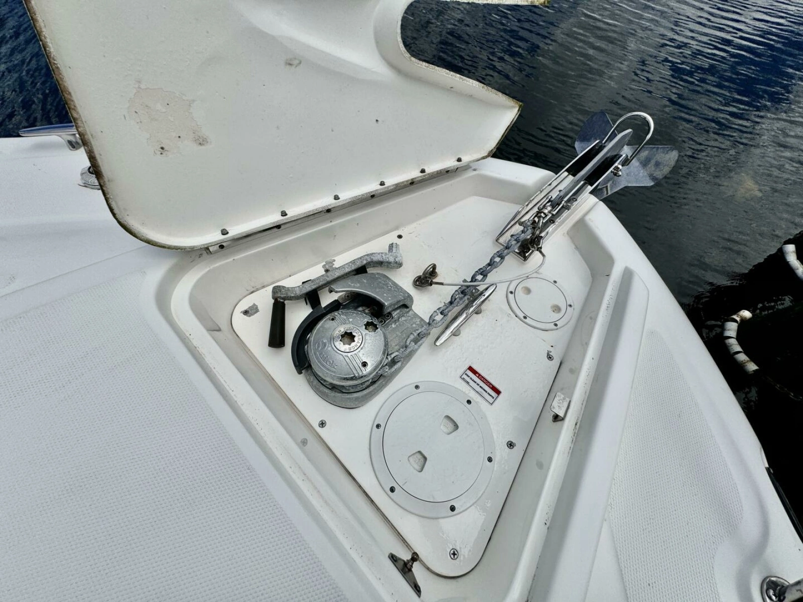 2008 Sea Ray 330 Sundancer 33