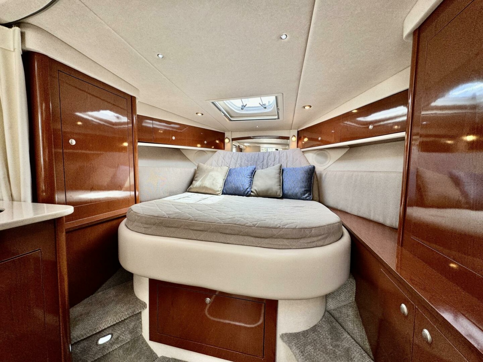 2008 Sea Ray 330 Sundancer 33
