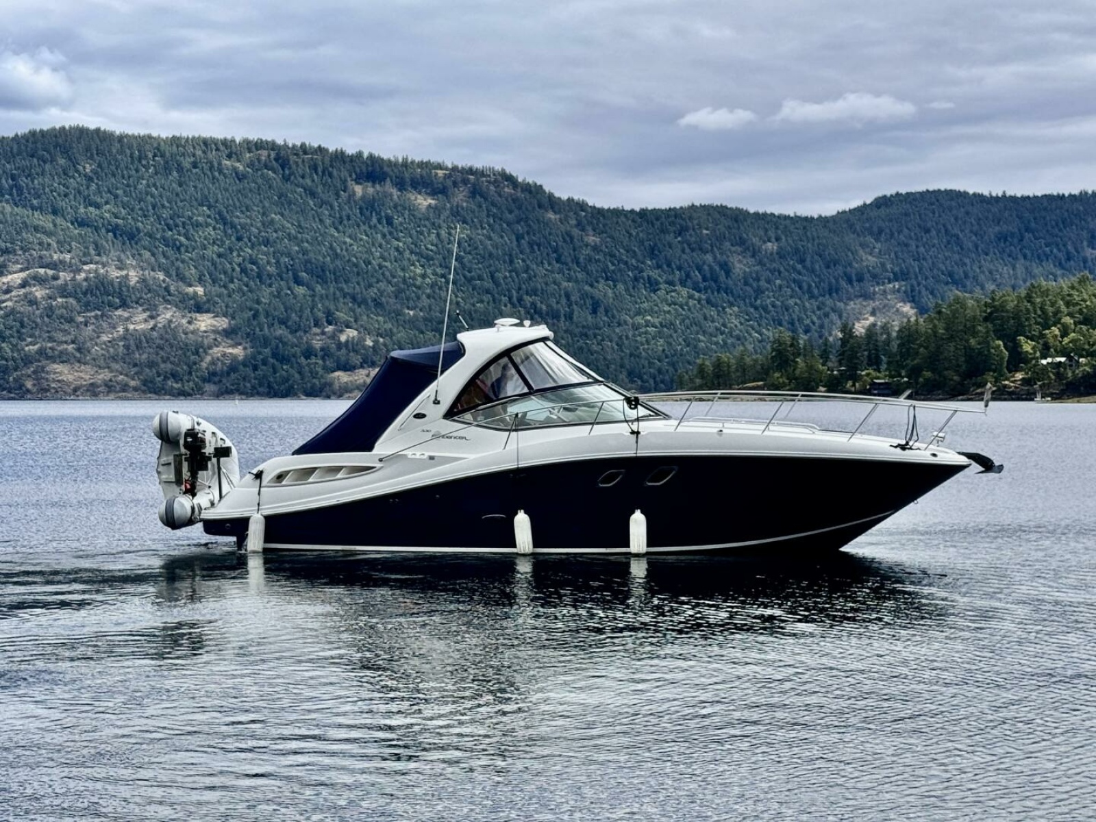 2008 Sea Ray 330 Sundancer 33