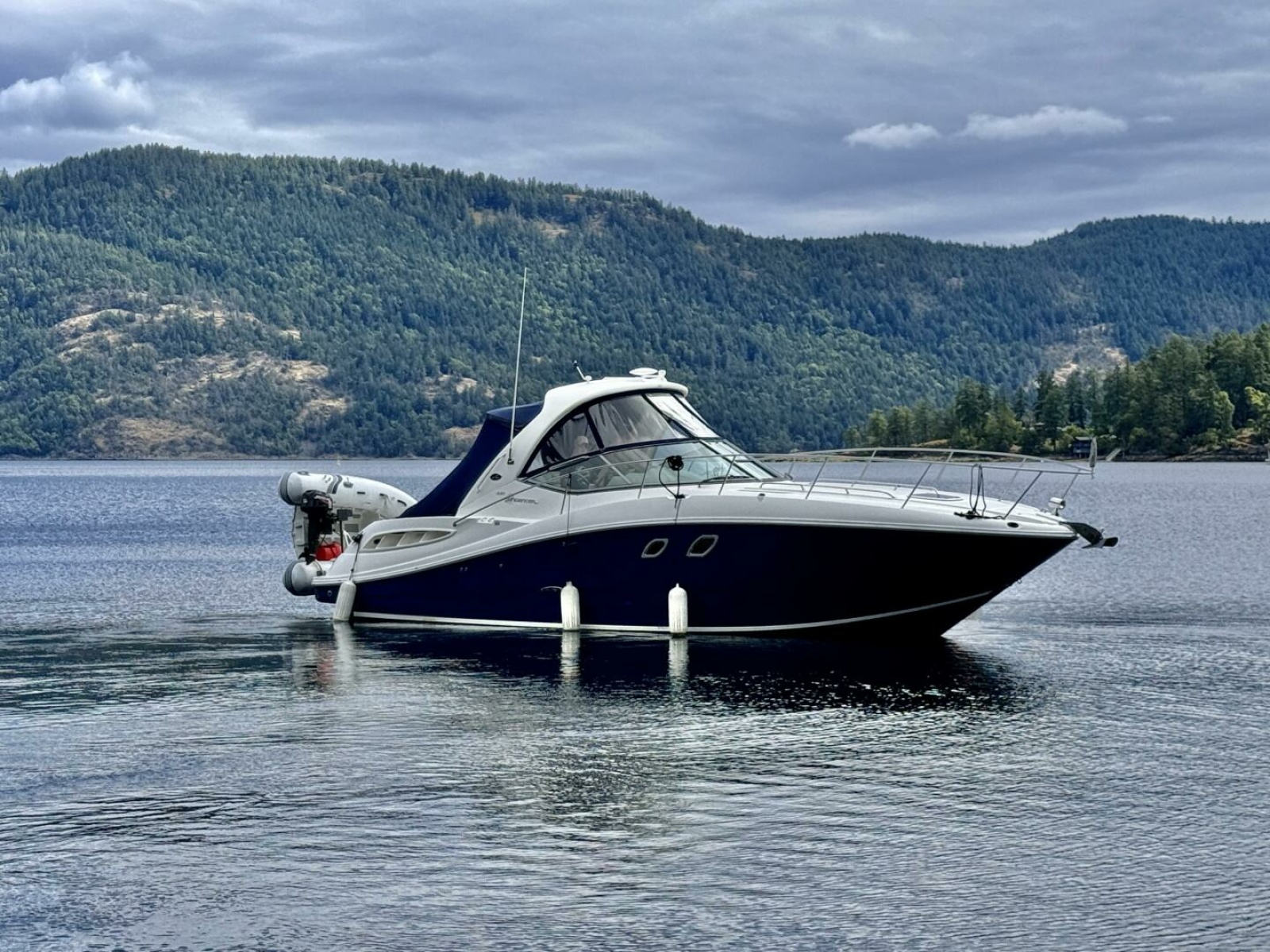 2008 Sea Ray 330 Sundancer 33