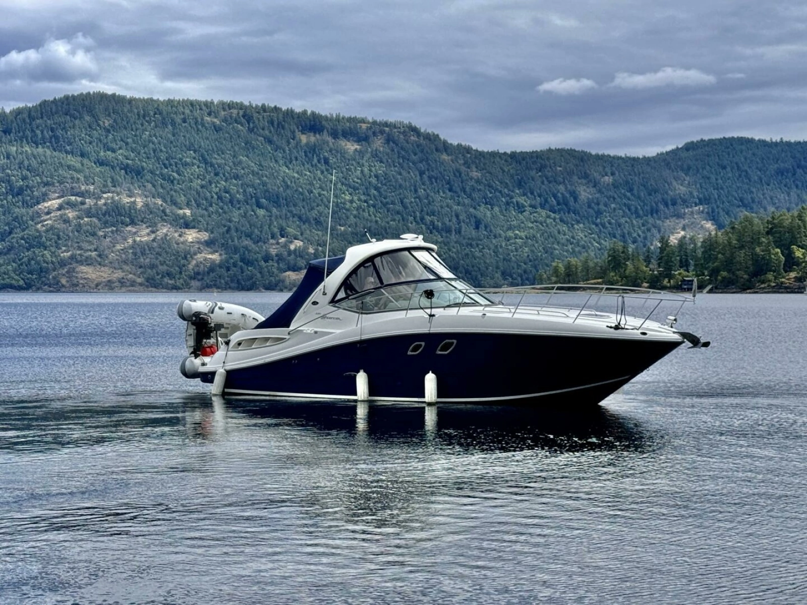 2008 Sea Ray 330 Sundancer 33
