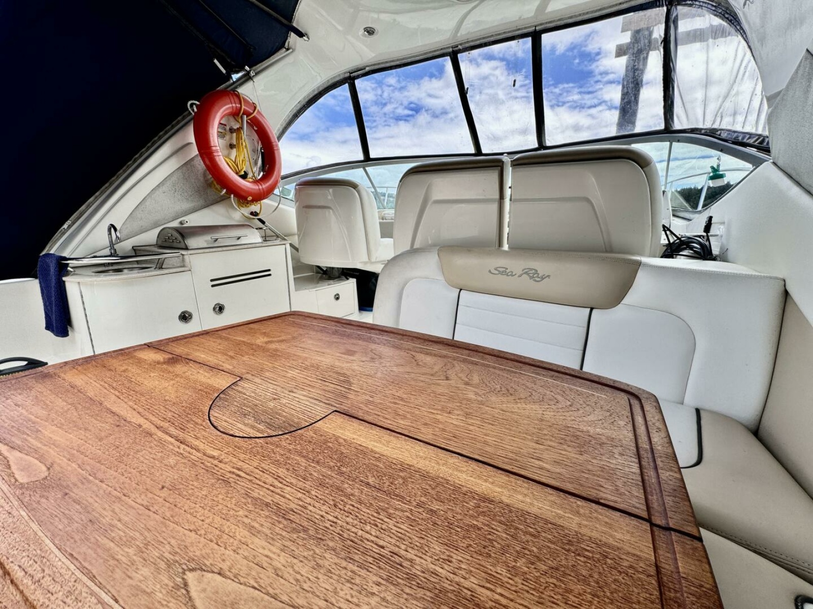 2008 Sea Ray 330 Sundancer 33