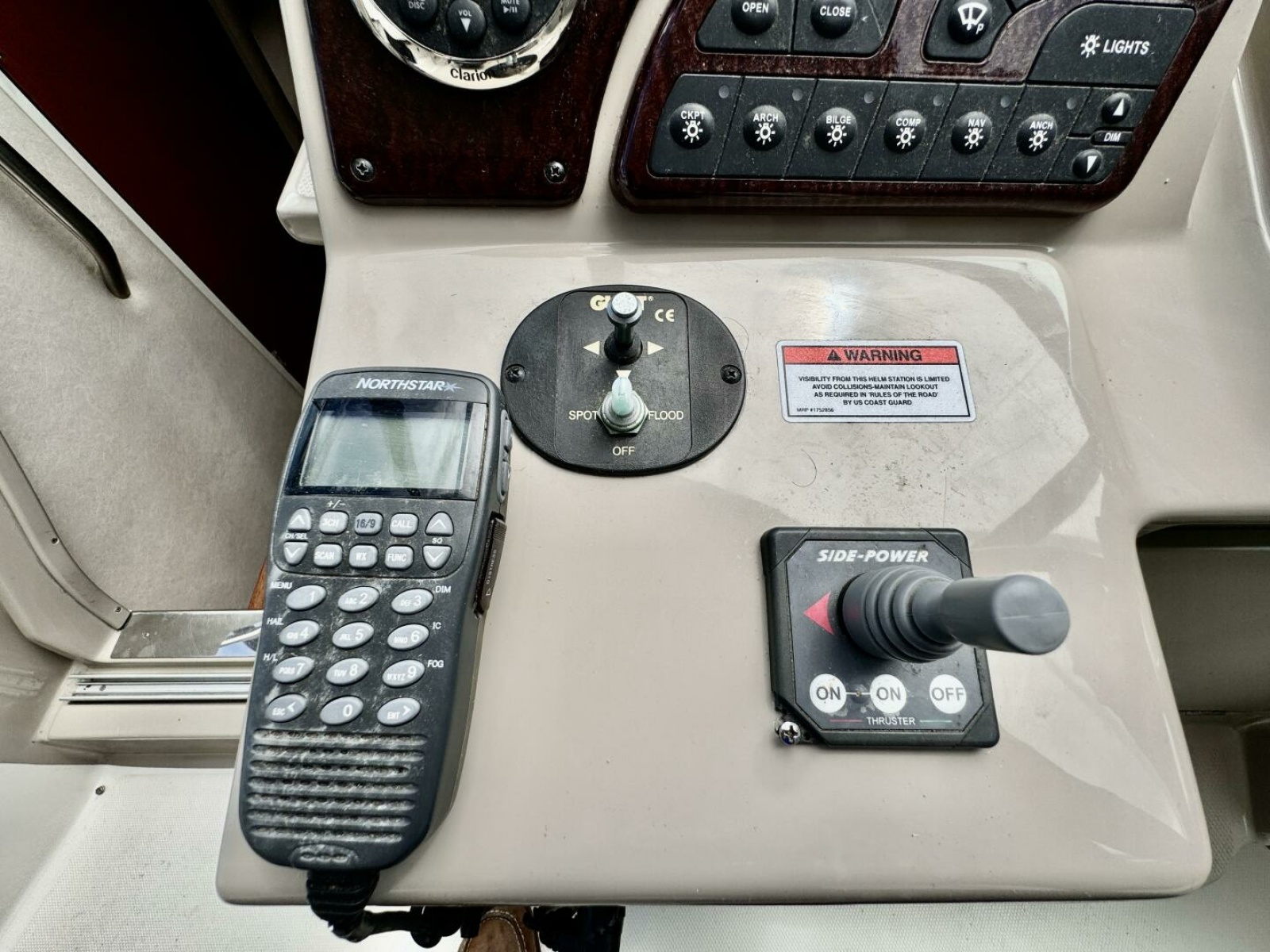 2008 Sea Ray 330 Sundancer 33