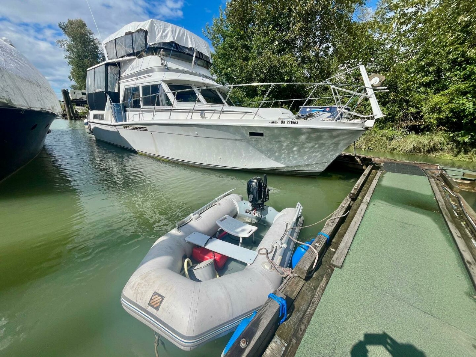 1983 Uniflite Double Cabin 42