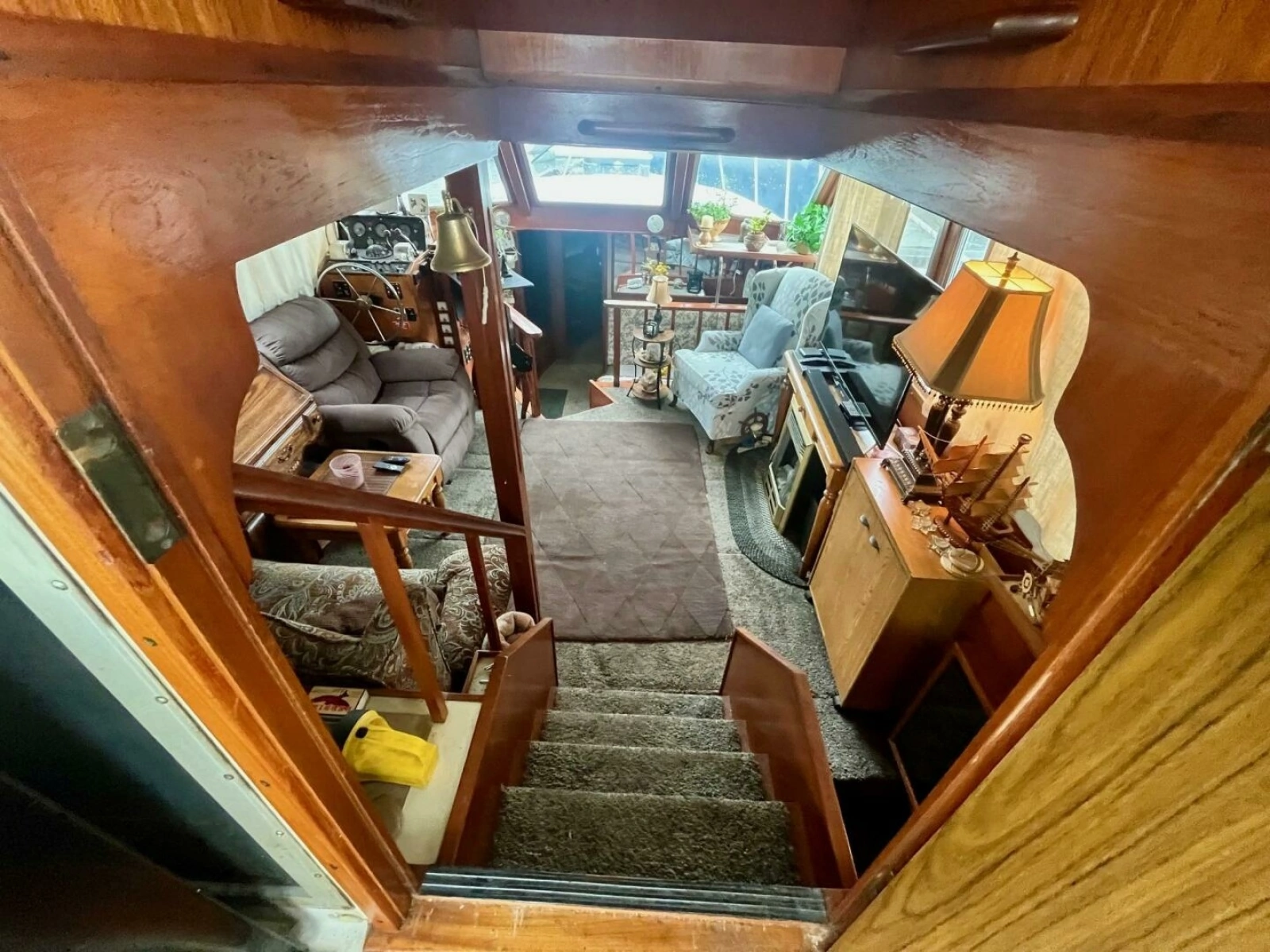 1983 Uniflite Double Cabin 42