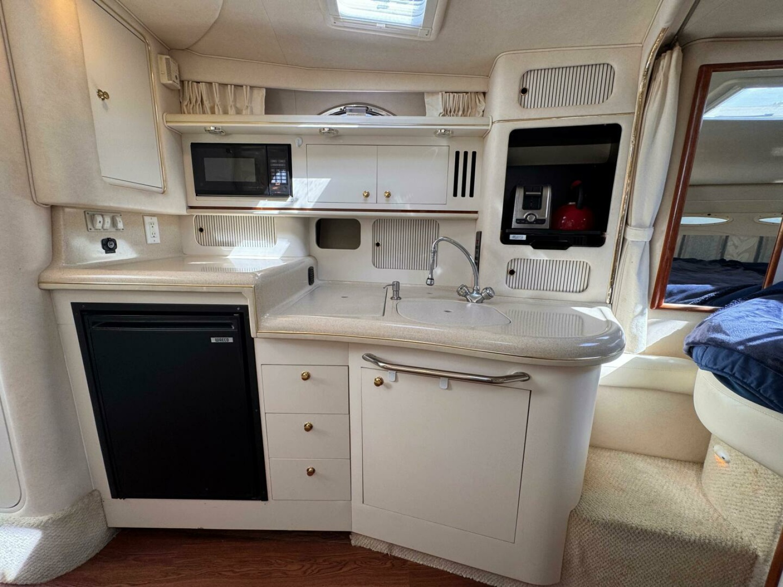 2001 Sea Ray 340 Sundancer 34