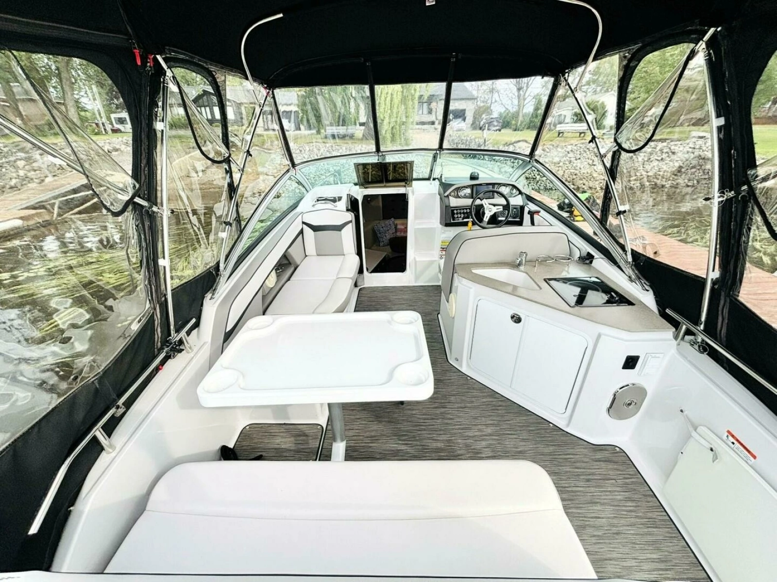 2017 Four Winns V255 25