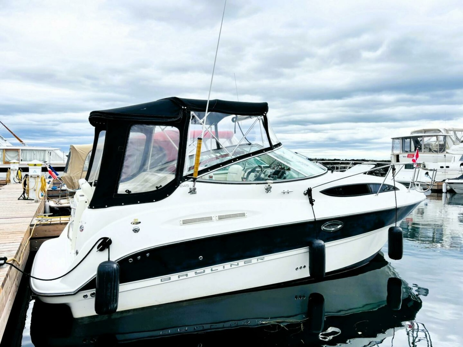 2008 Bayliner 245 SB 24