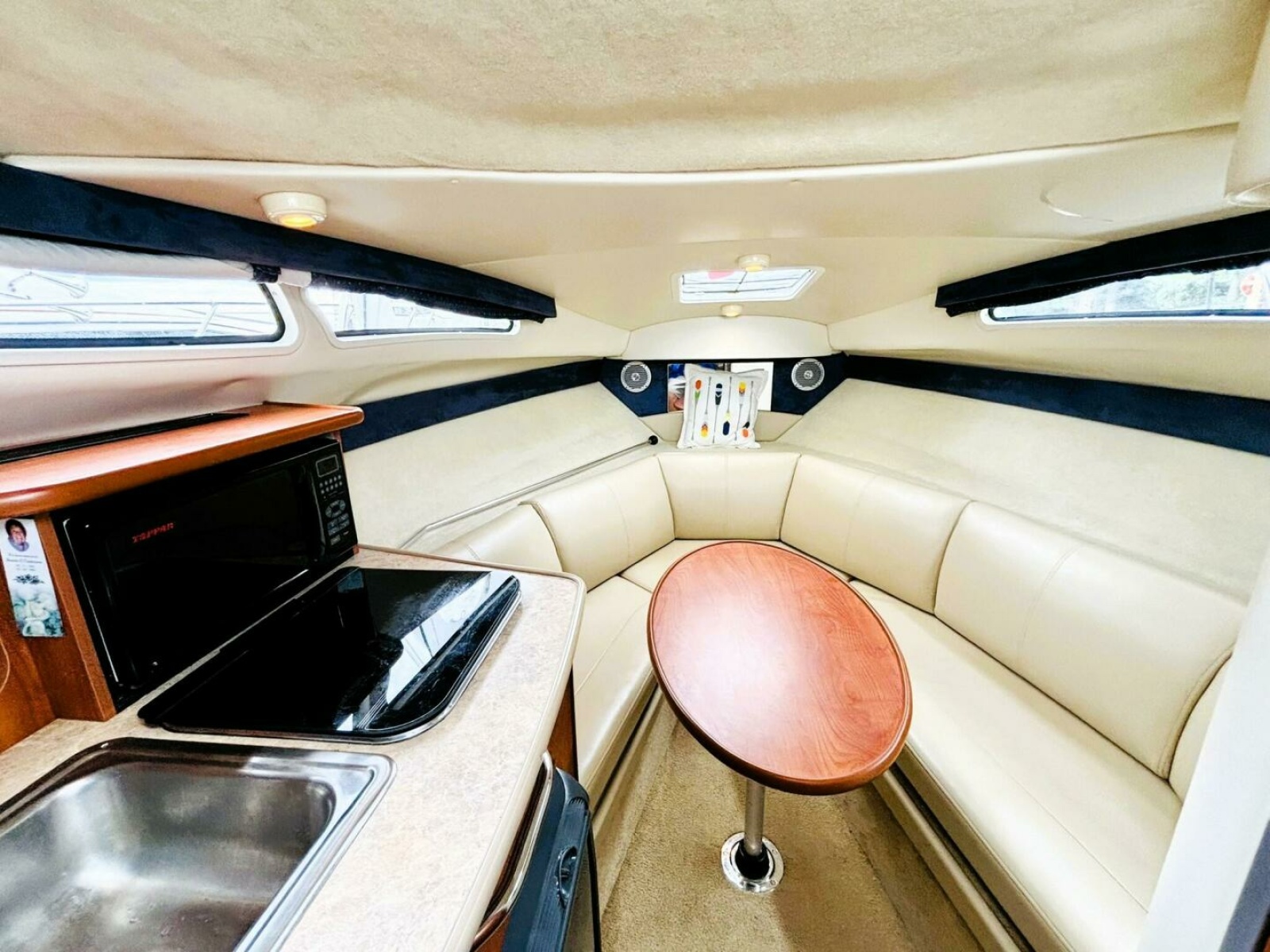 2008 Bayliner 245 SB 24