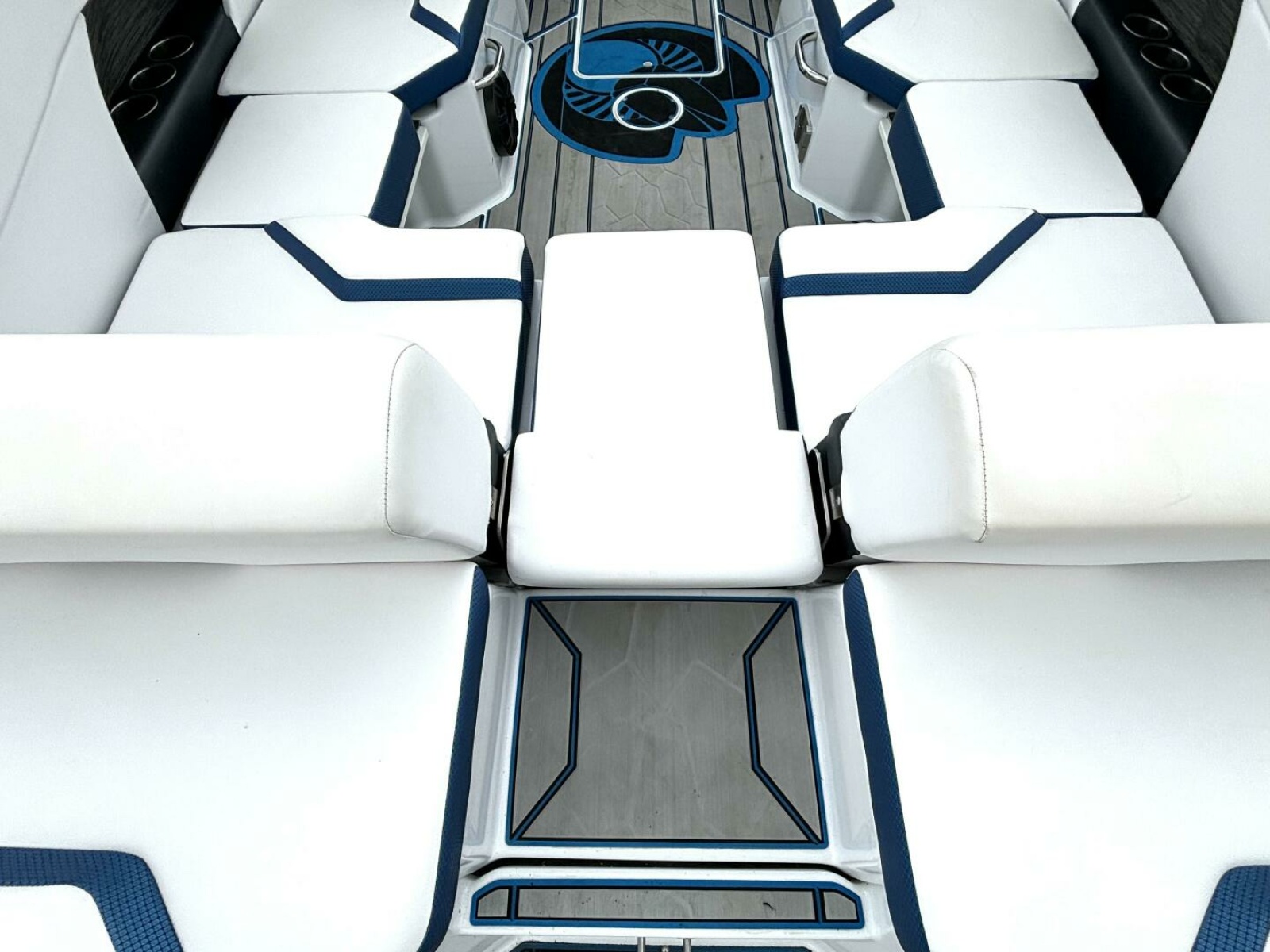 2020 Scarab 255 ID Wake 25