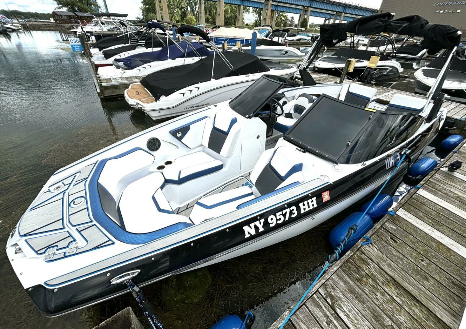 2020 Scarab 255 ID Wake 25