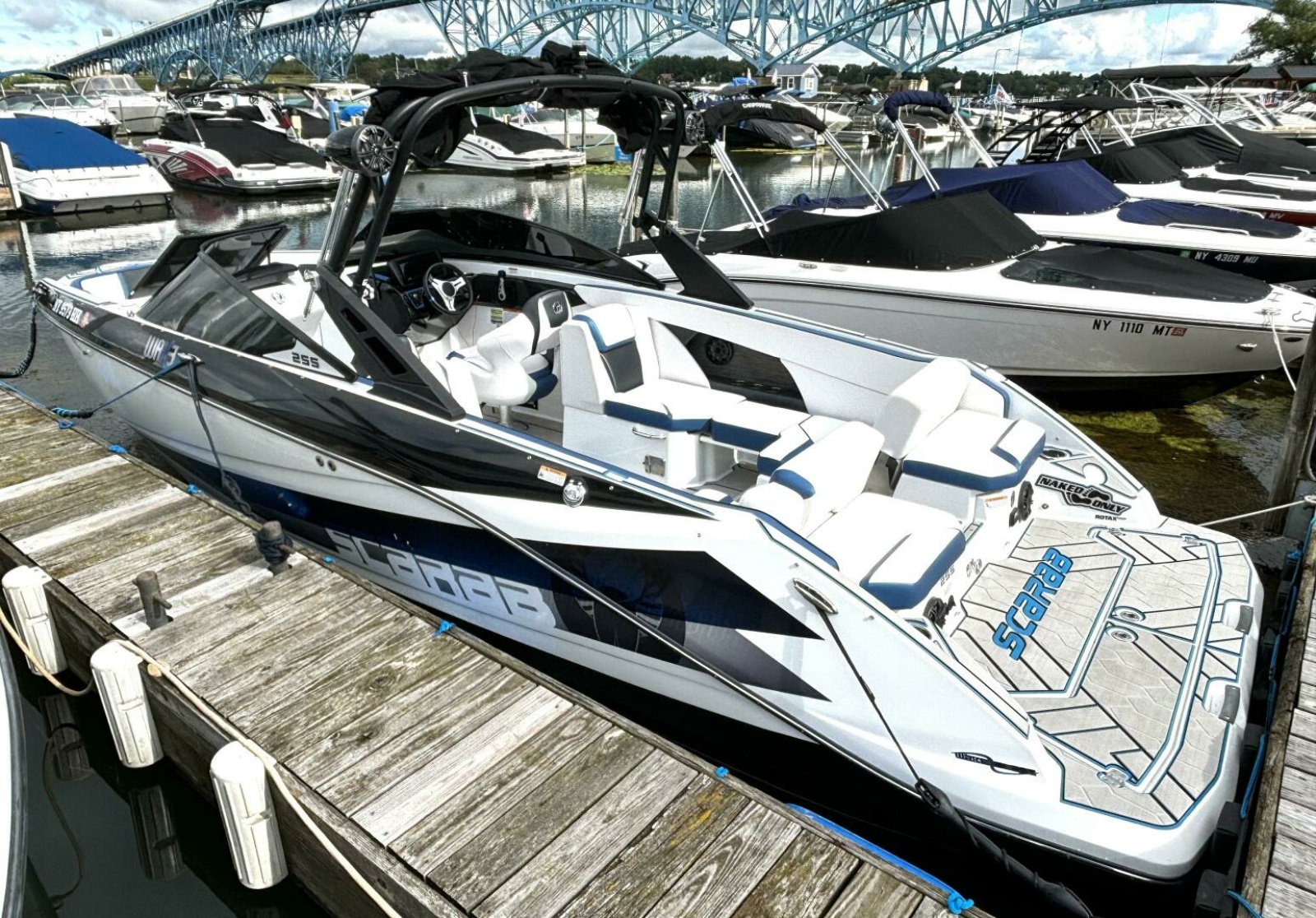 2020 Scarab 255 ID Wake 25