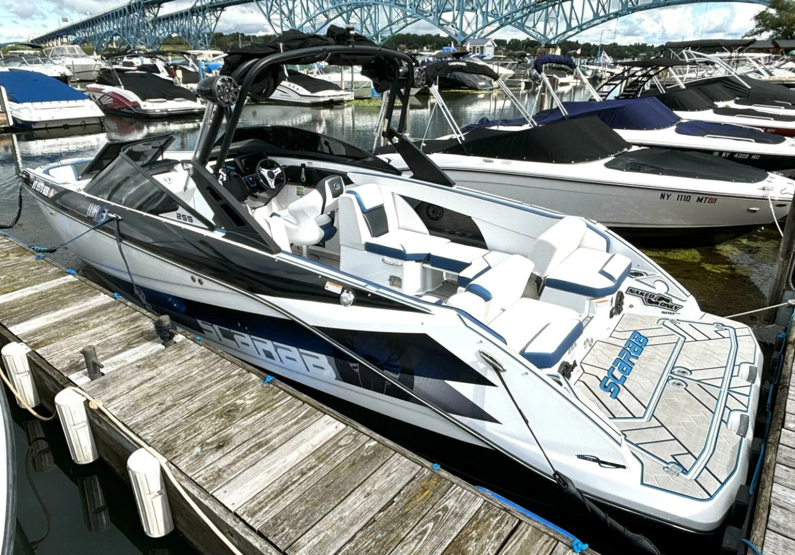 2020 Scarab 255 ID Wake 25