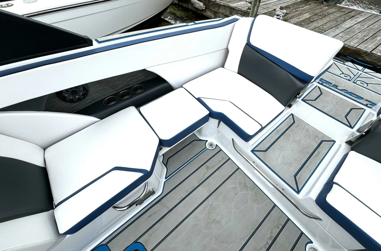 2020 Scarab 255 ID Wake 25