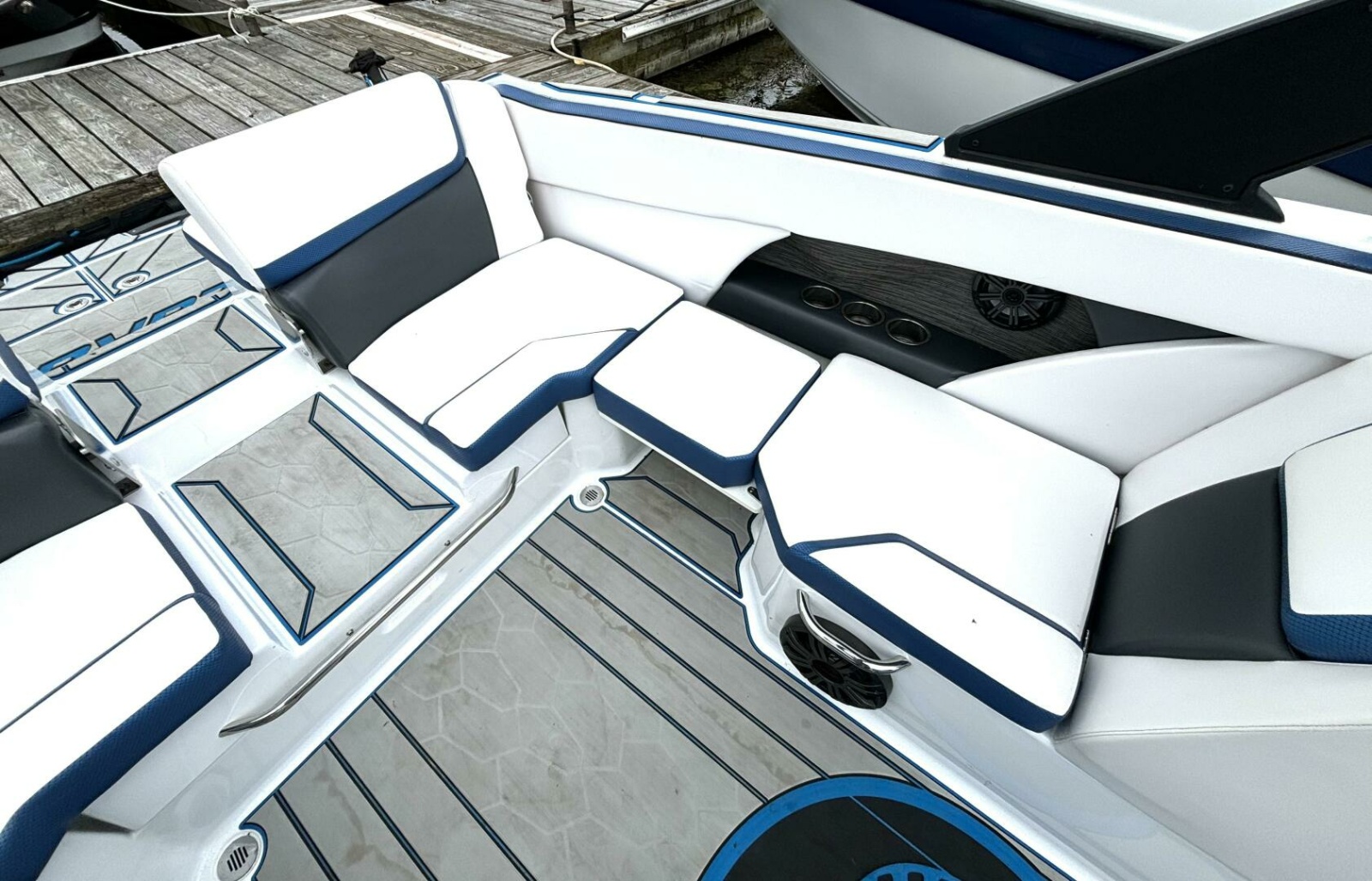 2020 Scarab 255 ID Wake 25