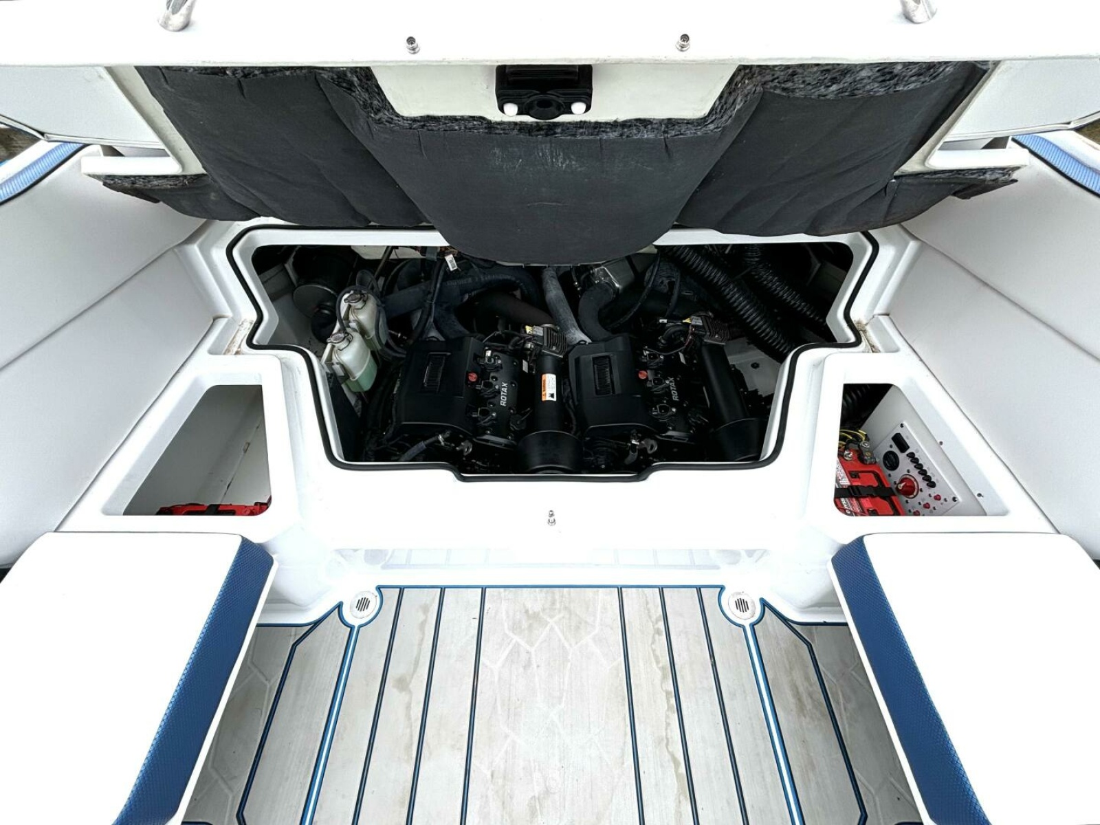 2020 Scarab 255 ID Wake 25