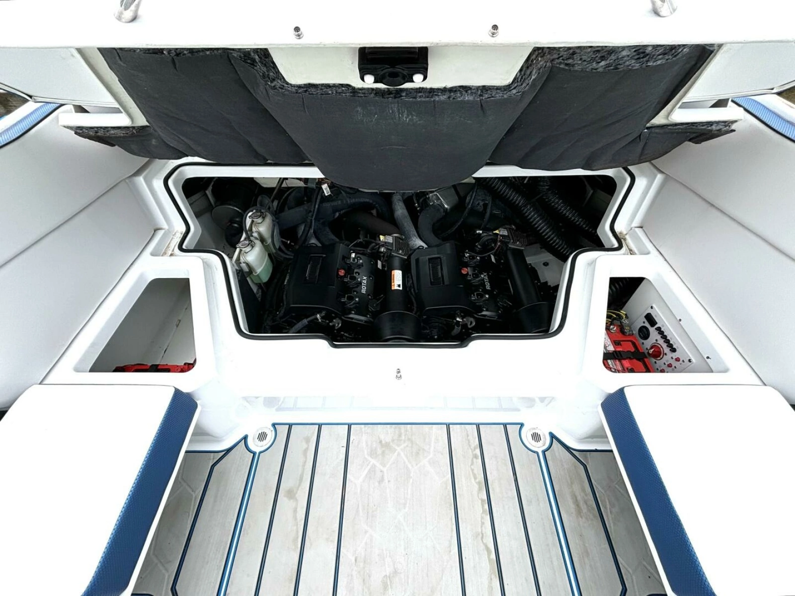 2020 Scarab 255 ID Wake 25