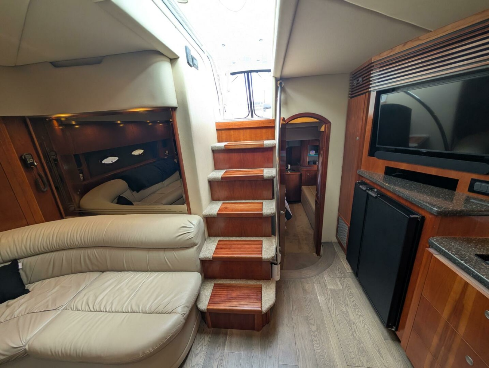 2007 Cruisers Yachts 520 Express 52