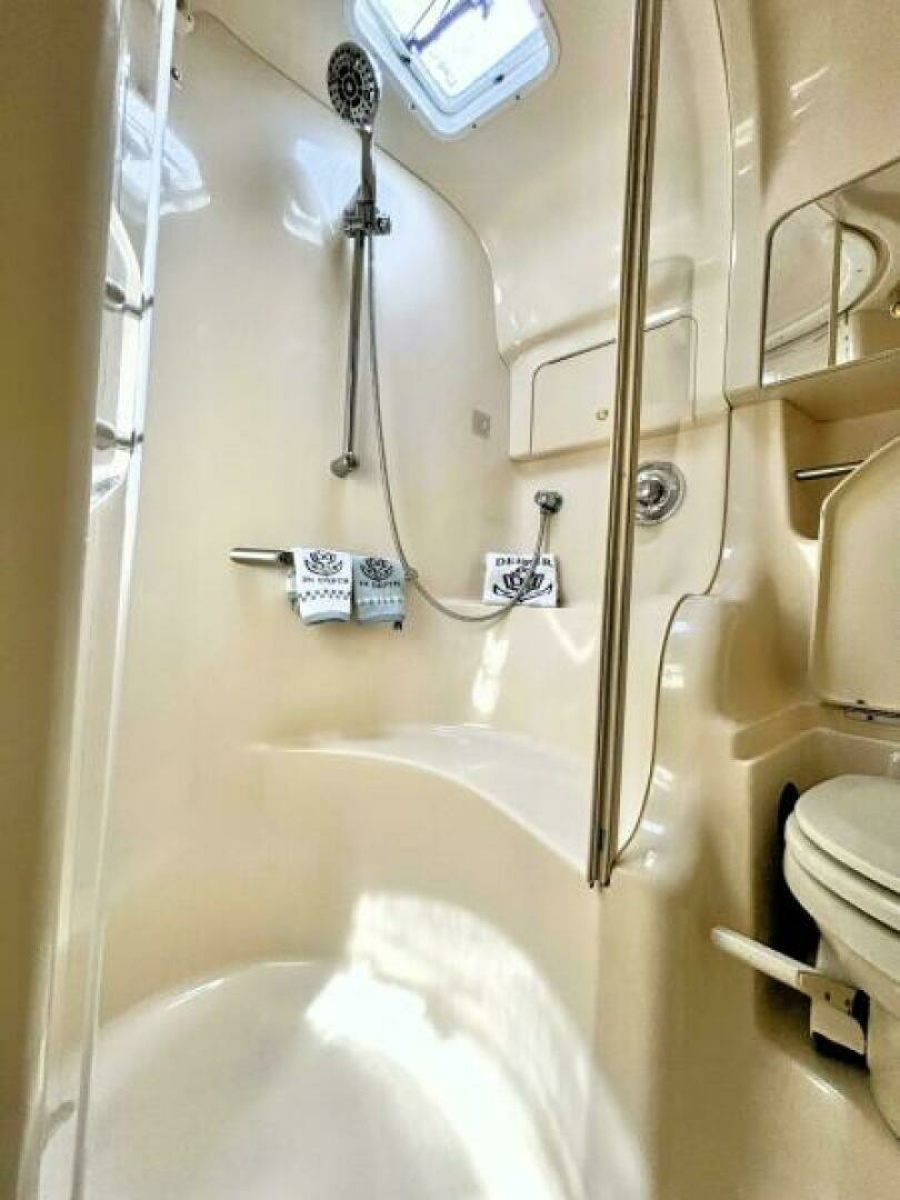 2000 Sea Ray 410 SUNDANCER 41