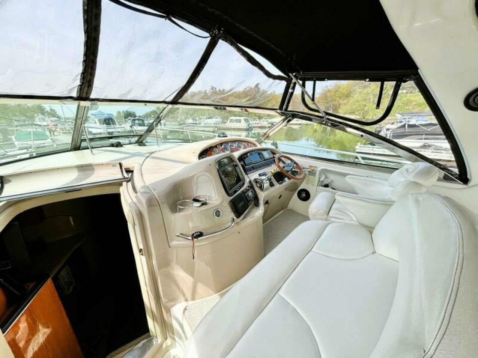 2000 Sea Ray 410 SUNDANCER 41