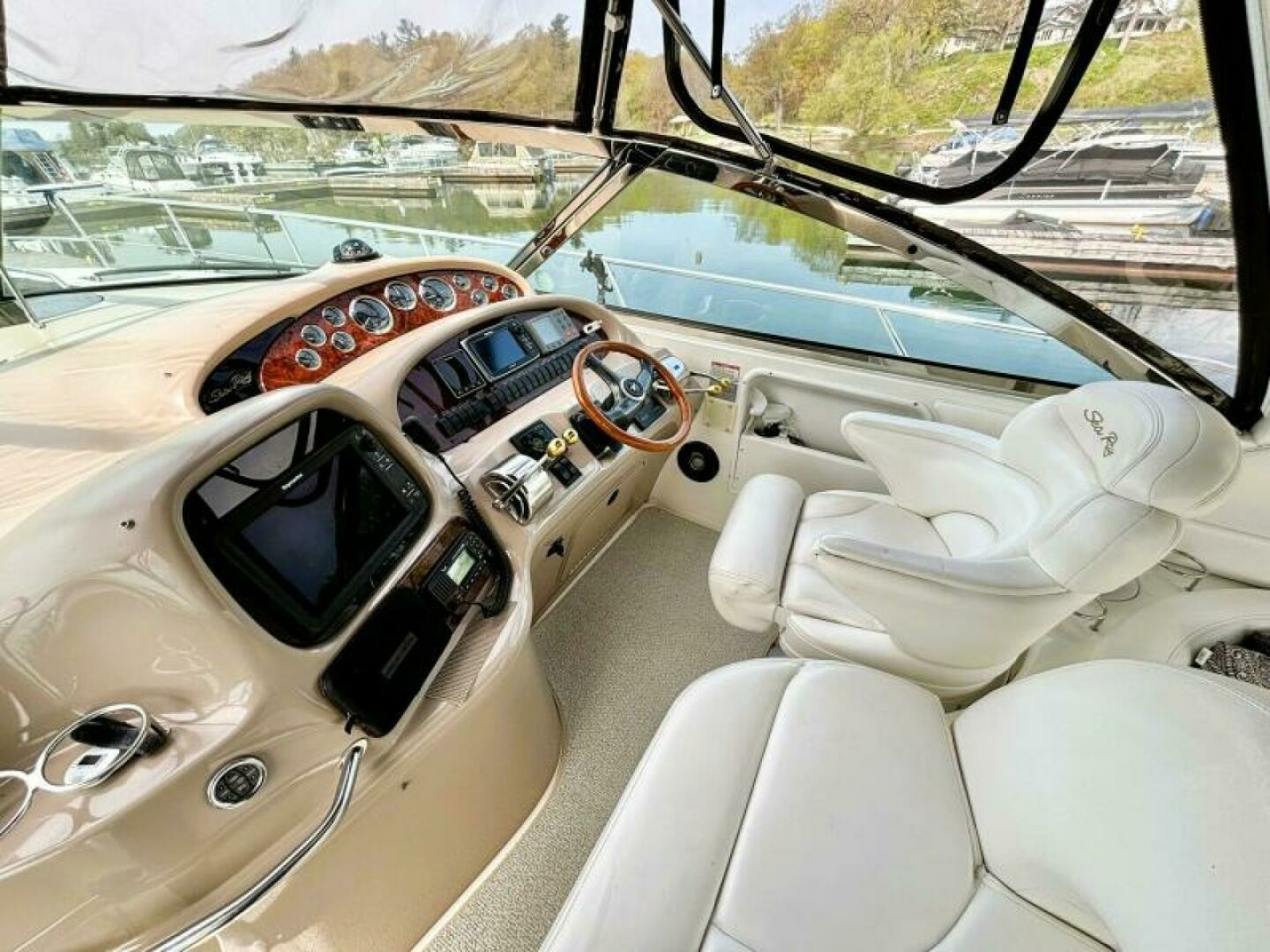 2000 Sea Ray 410 SUNDANCER 41