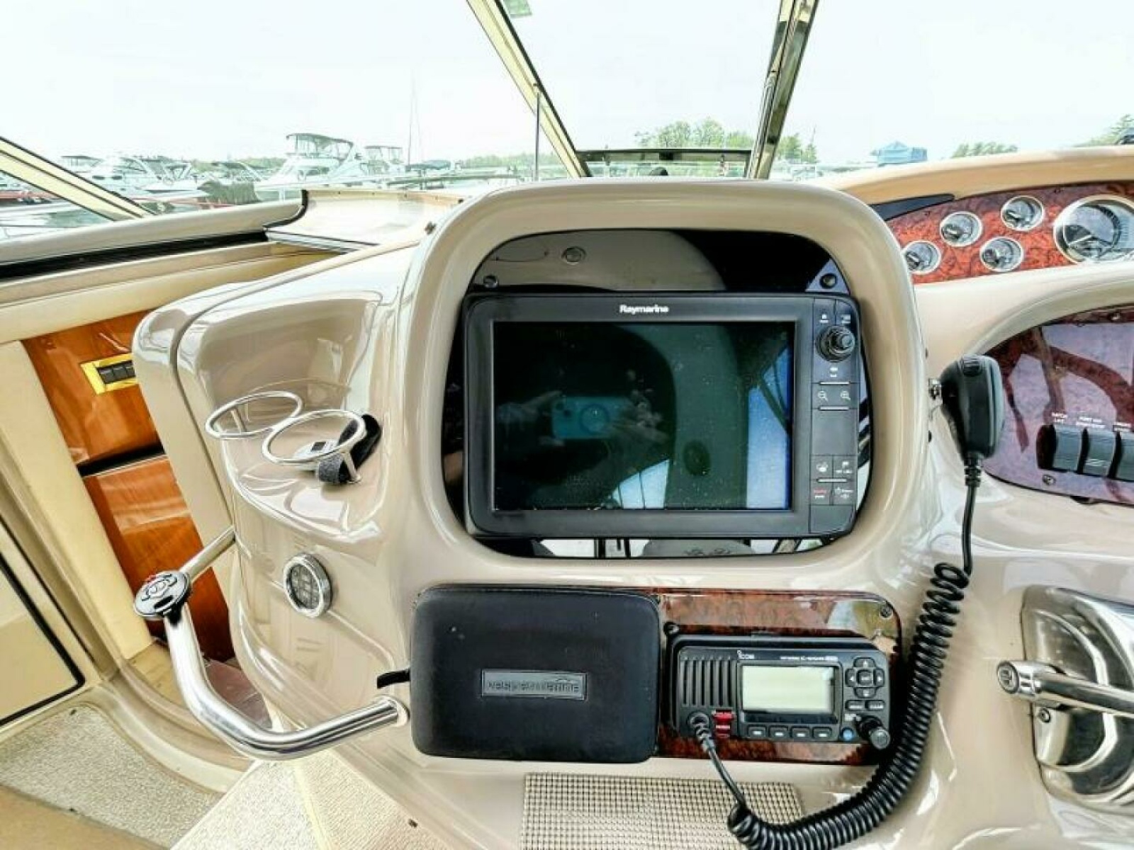 2000 Sea Ray 410 SUNDANCER 41