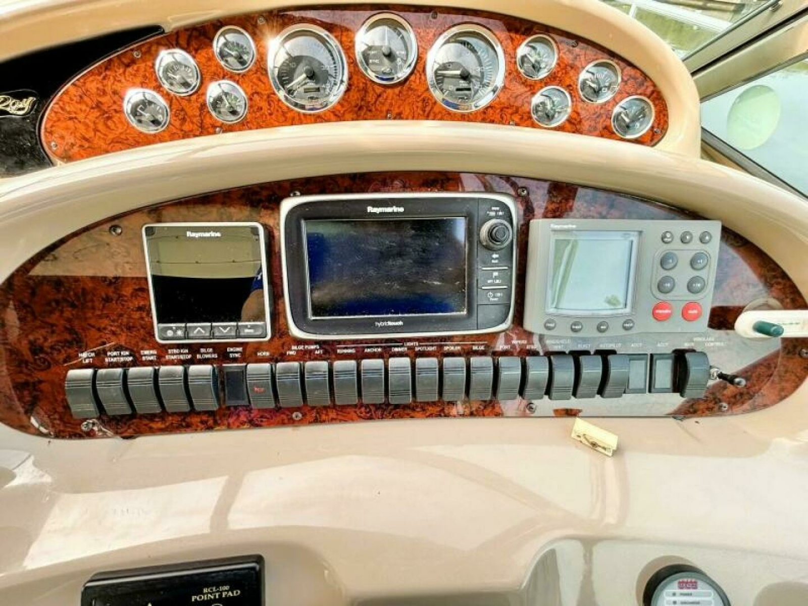 2000 Sea Ray 410 SUNDANCER 41