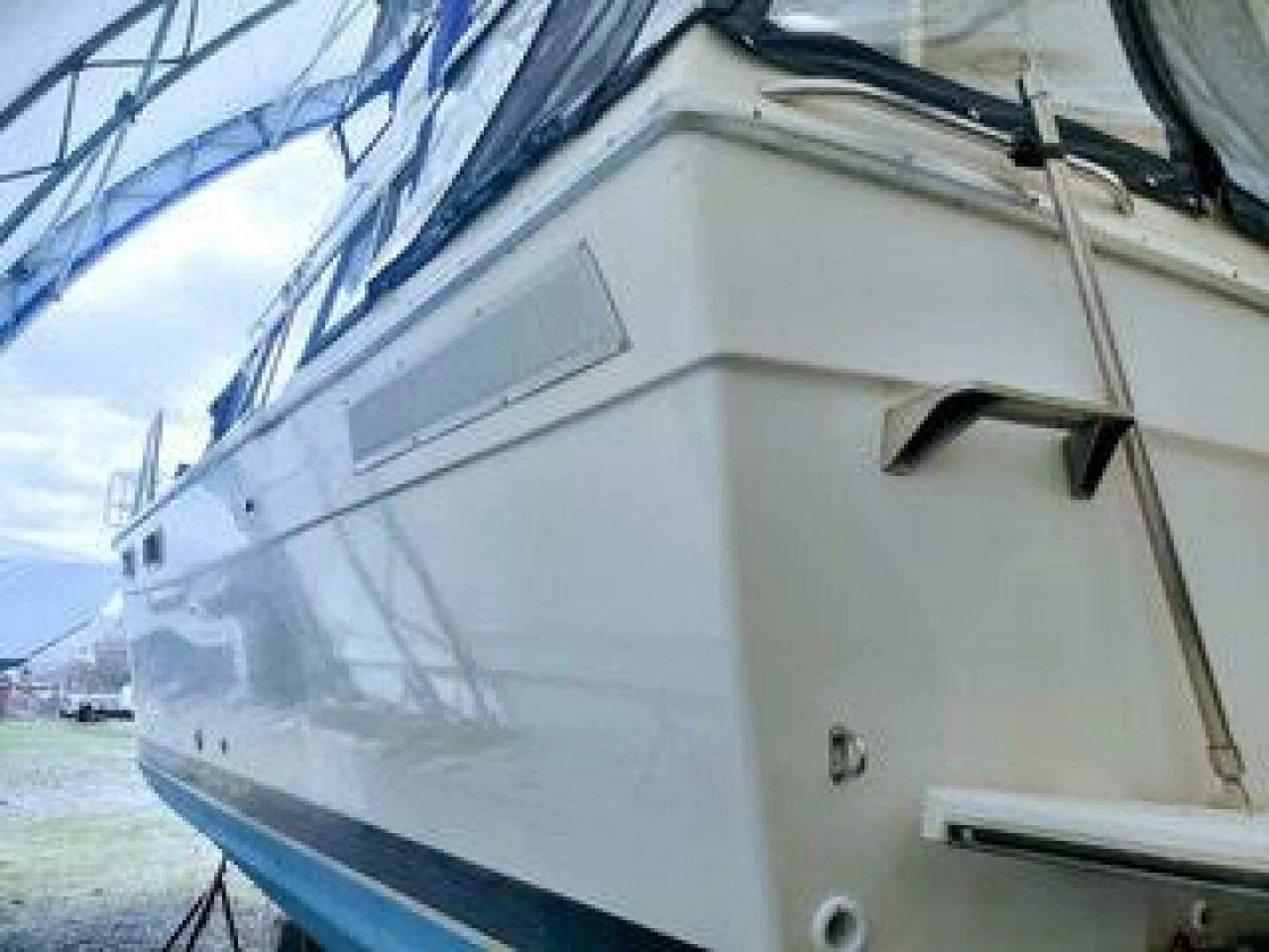 1986 Bayliner 3270 32