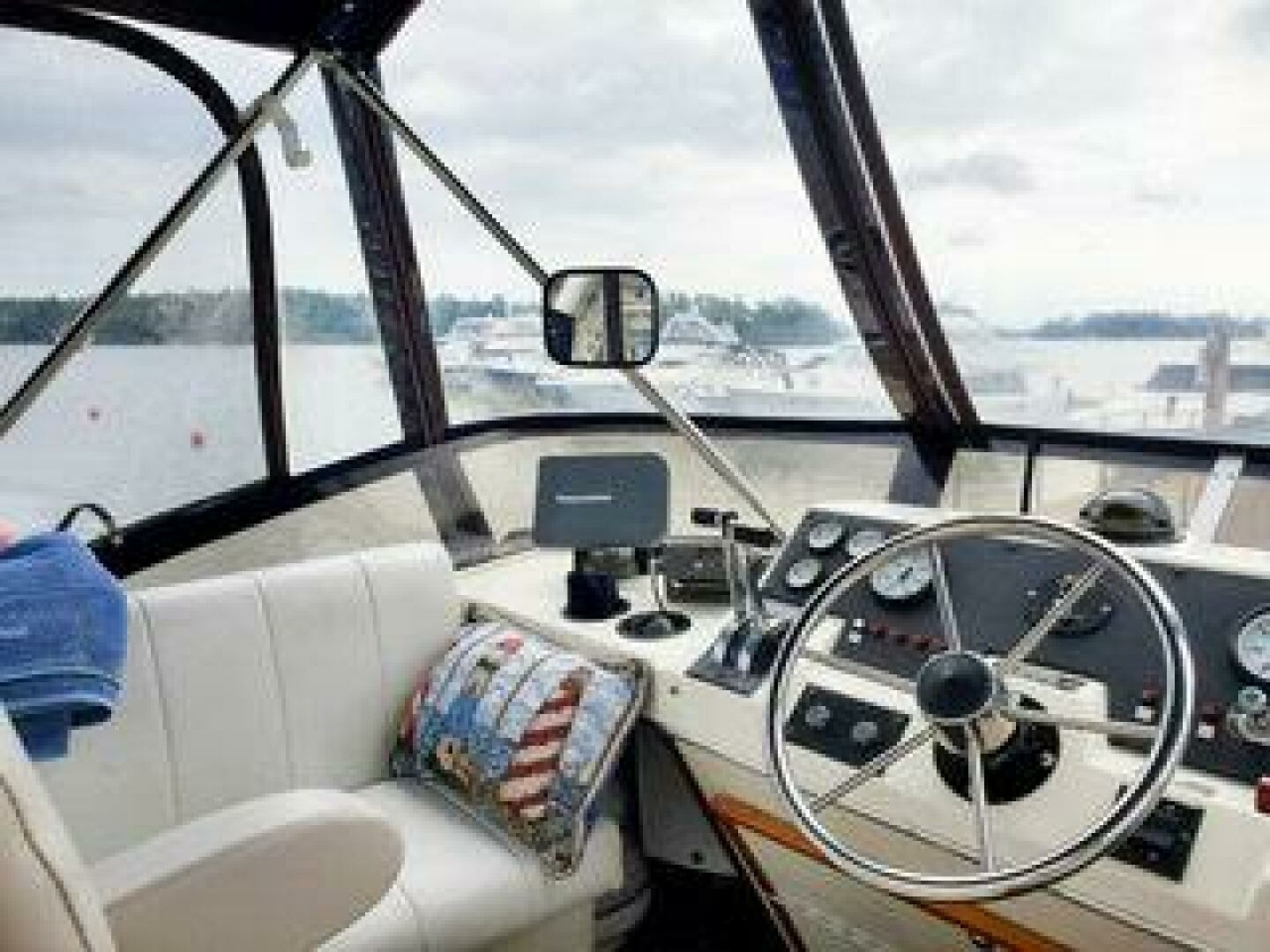 1986 Bayliner 3270 32