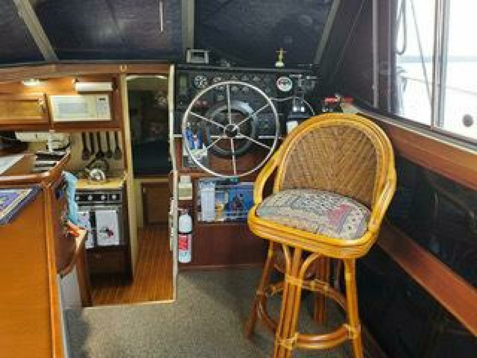 1986 Bayliner 3270 32
