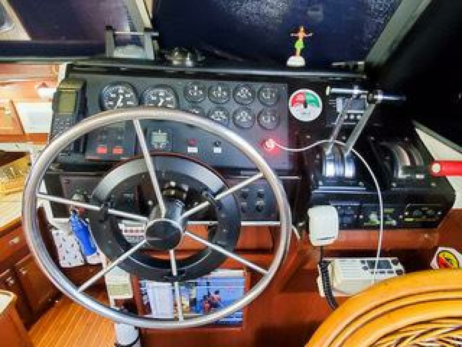 1986 Bayliner 3270 32