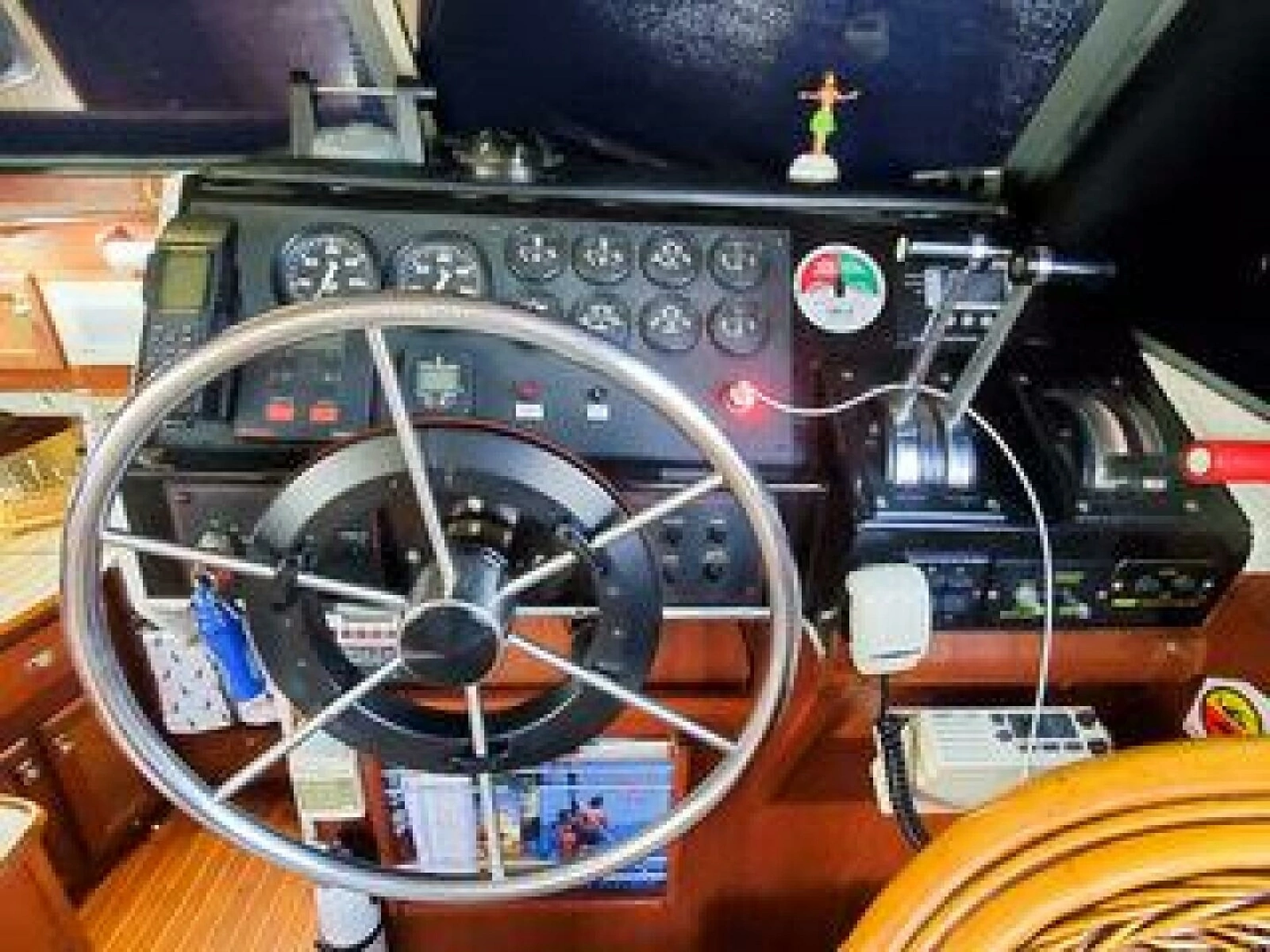 1986 Bayliner 3270 32