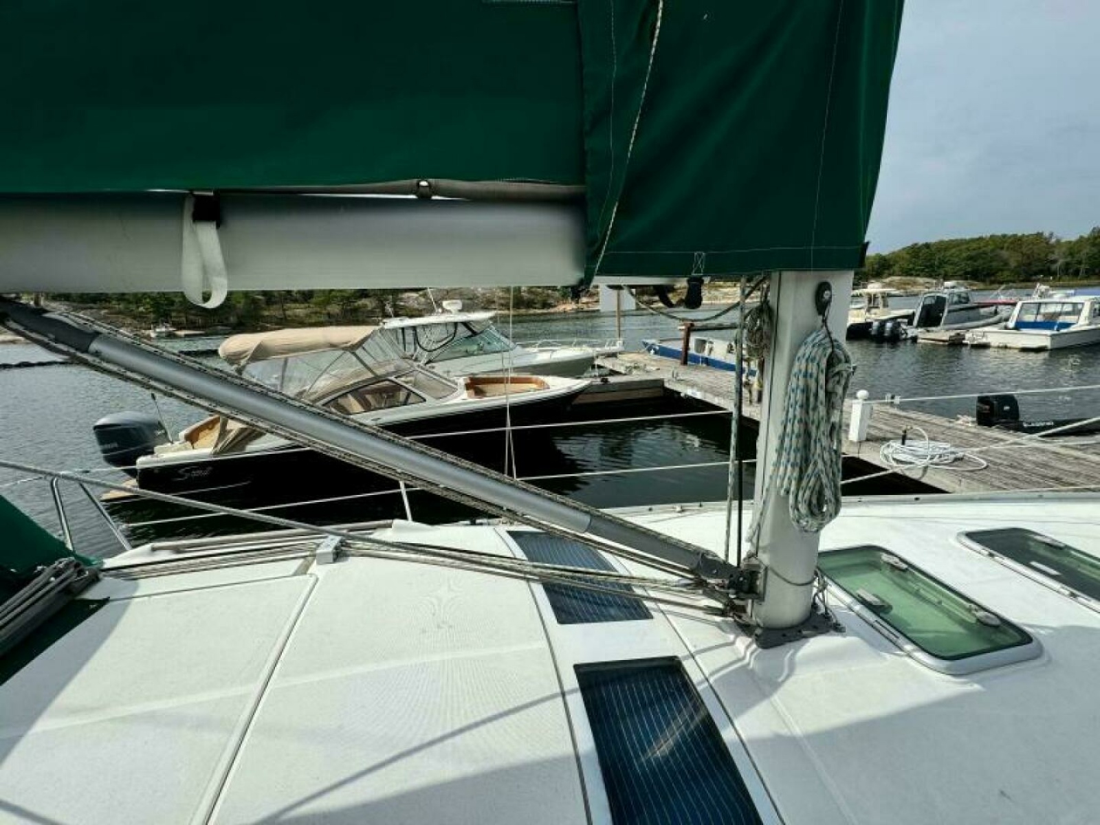 2004 Beneteau 323 32